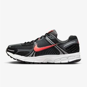 Nike Zoom Vomero 5 | Black/Iron Gray | Size: Men’s 8.5, Women’s 10